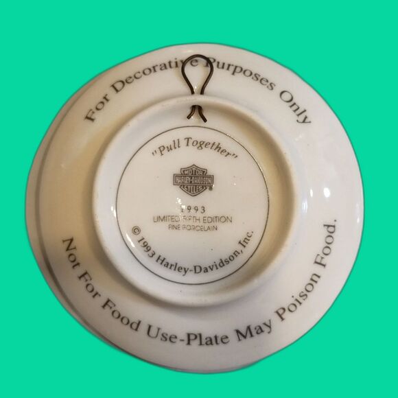 Vintage Harley Davidson Christmas Collection Miniature Plate Ornament - Picture 2 of 4